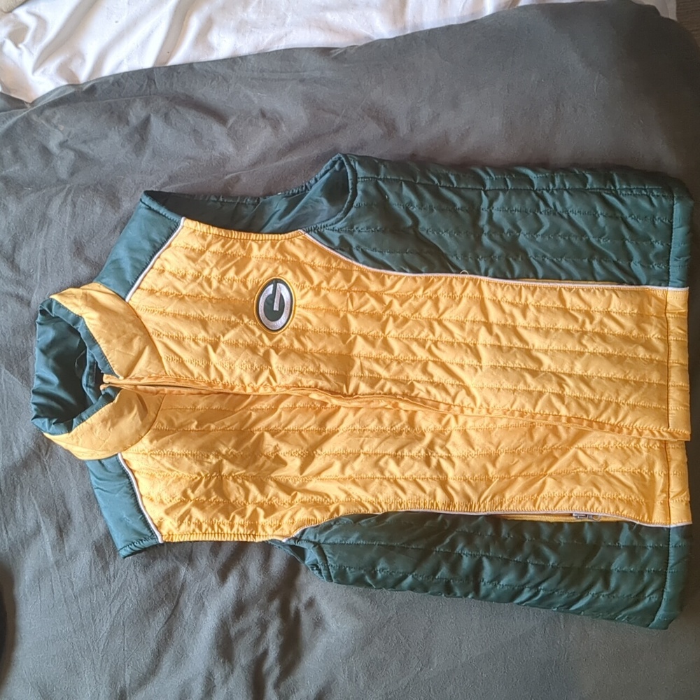 Green Bay Packers NFL brand vest. Green and Yellow! 💛💚